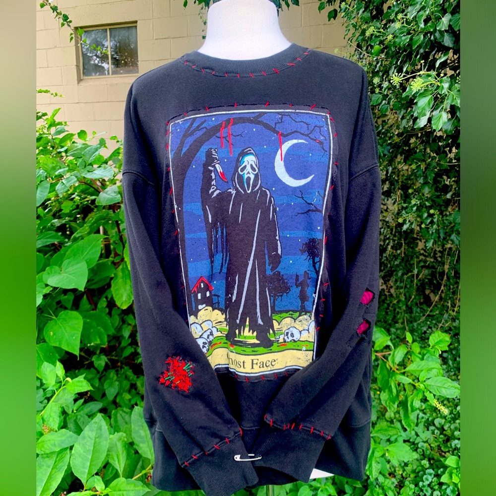 SOLD XXL custom sewn Ghost face sweatshirt 🔪